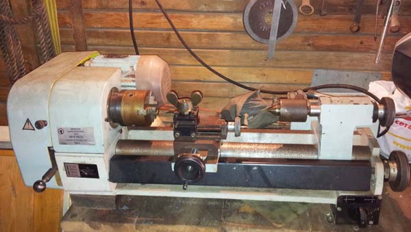 Загальний вигляд токарно-гвинторізного верстата ТН-1 ТН-1 Загальний вигляд токарно-гвинторізного верстата